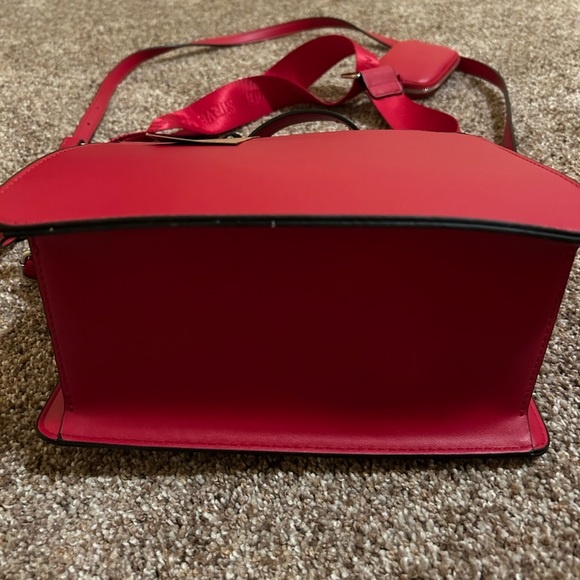 NWT Tiktok VIRAL Steve Madden Evelyn Satchel Crossbody Convertible Chevy Red - Picture 11 of 12
